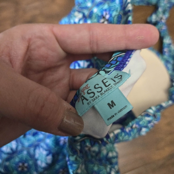 SPANX Love Your ASSETS By Sara Blakey One Piece Swimsuit -size m. - Picture 12 of 13